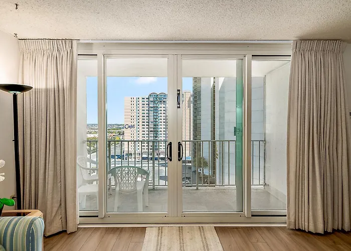 Quay-beautiful Ocean Front Unit With Indoor Pool!